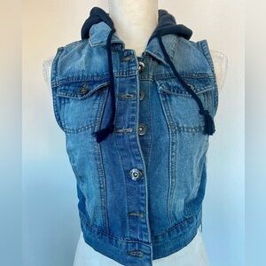 NWT  Denim Hooded Blue Jacket Size M Girls Soft